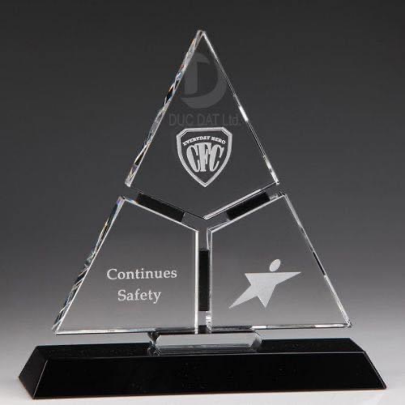 Kỷ niệm chương pha lê KNC-139 1 Kỷ niệm chương pha lê